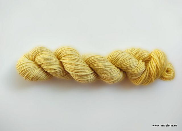 Lana merino 100% natural con Tintes Naturales: Record Mirobalano Amarillo